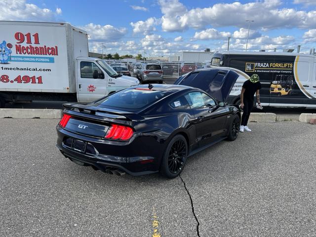 Photo of 2022 Purple Ford Mustang