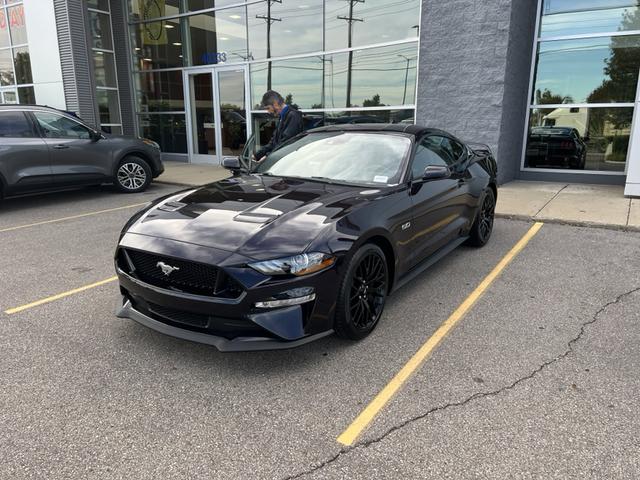 Photo of 2022 Purple Ford Mustang