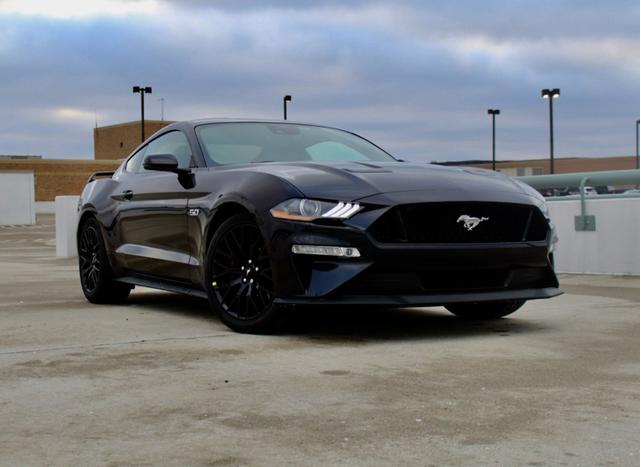 Photo of 2022 Purple Ford Mustang