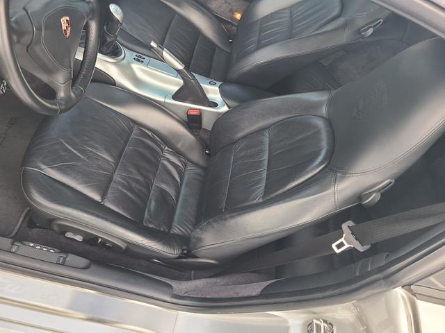 Photo of 2003 Silver Porsche 911