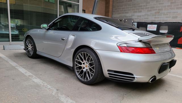 Photo of 2003 Silver Porsche 911