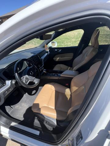 Photo of 2020 White Volvo XC60