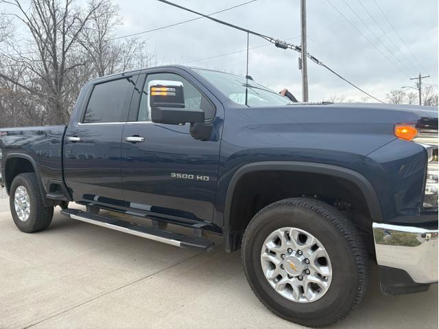 Photo of 2023 Blue Chevrolet Silverado 3500