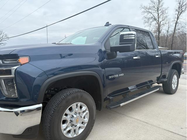 Photo of 2023 Blue Chevrolet Silverado 3500