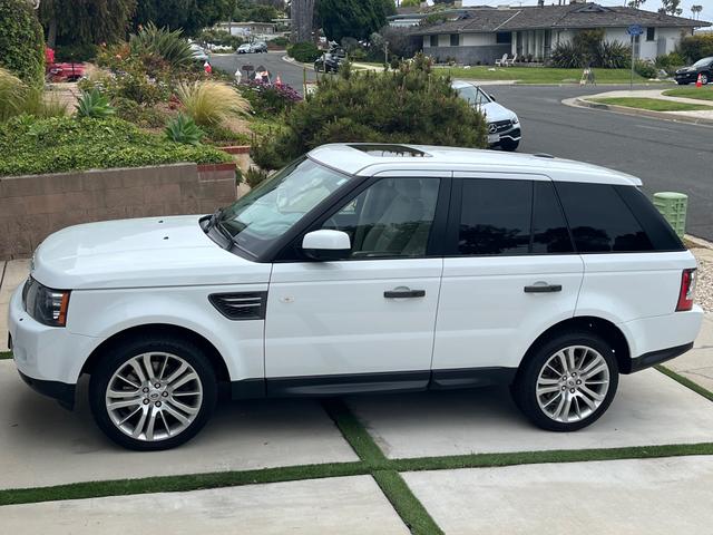 Photo of 2011 White Land Rover Range Rover Sport