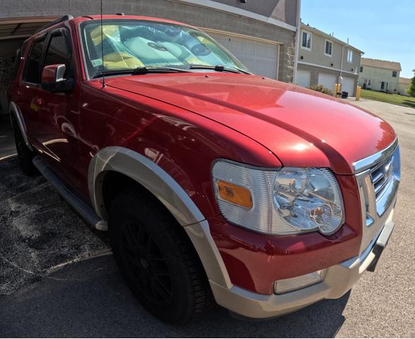 Photo of 2009 Red Ford Explorer
