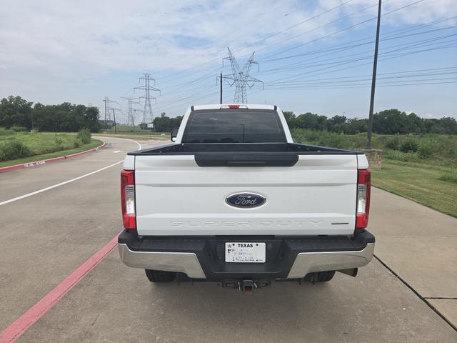 Photo of 2017 White Ford F-350