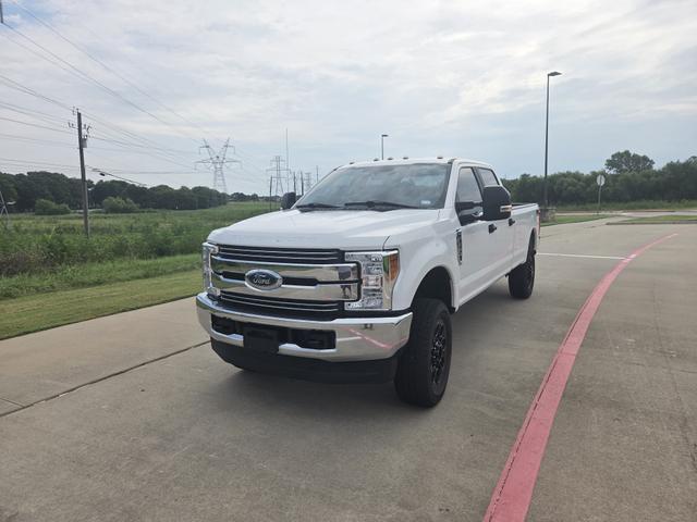Photo of 2017 White Ford F-350