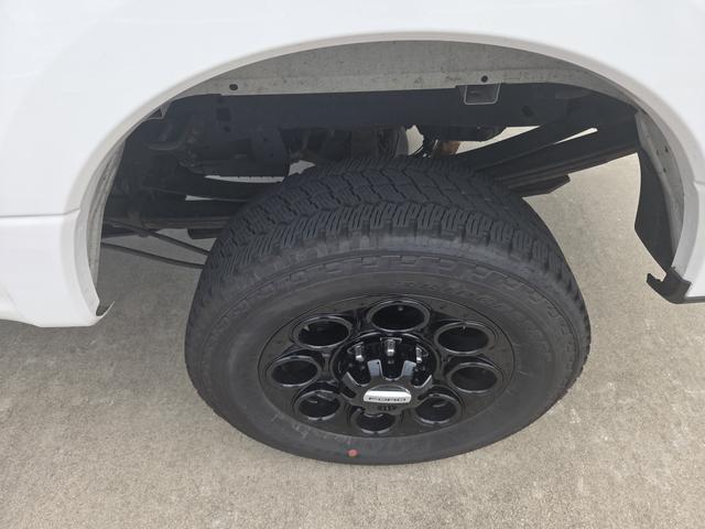 Photo of 2017 White Ford F-350
