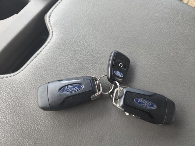 Photo of 2017 White Ford F-350