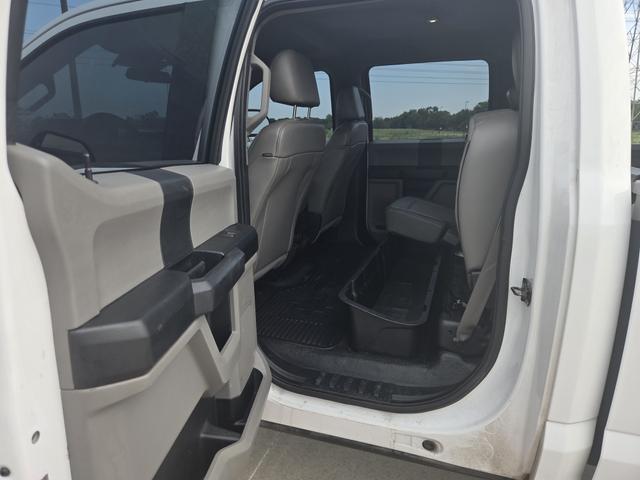 Photo of 2017 White Ford F-350