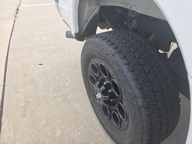 Photo of 2017 White Ford F-350