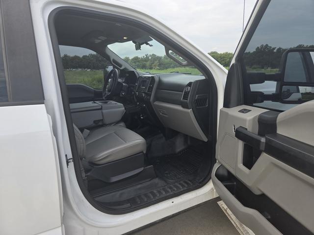 Photo of 2017 White Ford F-350