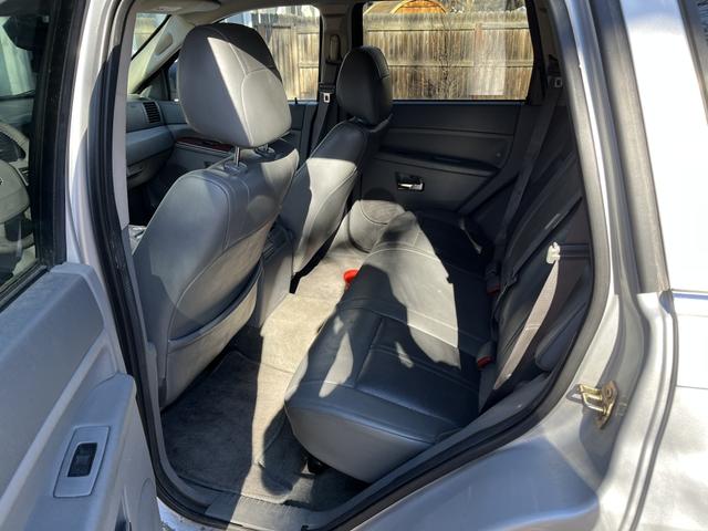 Photo of 2005 Silver Jeep Grand Cherokee
