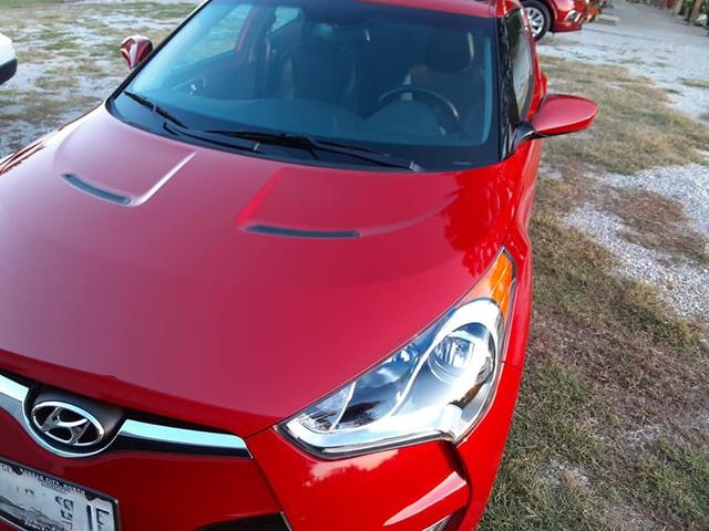 Photo of 2013 Red Hyundai Veloster
