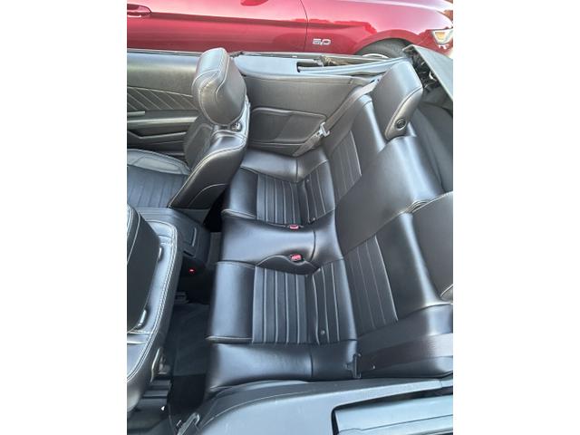 Photo of 2014 White Ford Mustang