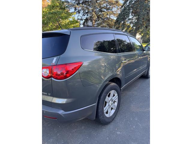 Photo of 2011 Green Chevrolet Traverse