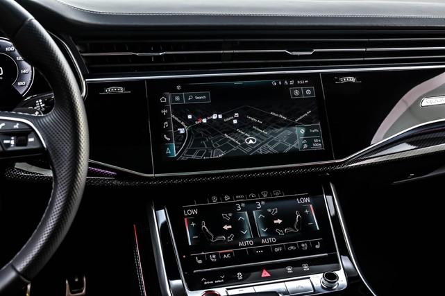Photo of 2022 Gray Audi SQ8