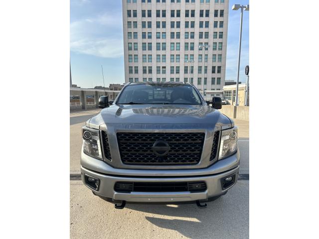 Photo of 2018 Gray Nissan Titan XD
