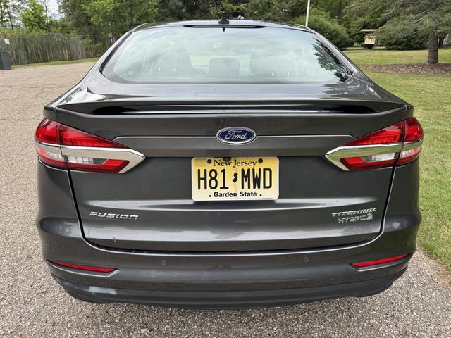 Photo of 2019 Gray Ford Fusion Hybrid