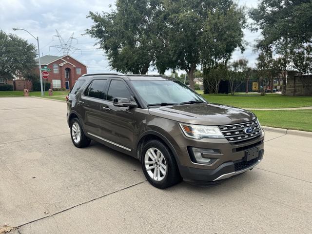 Photo of 2016 Brown Ford Explorer