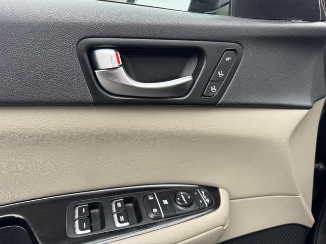 Photo of 2017 Black Kia Optima Hybrid