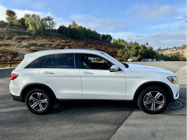 Photo of 2018 White Mercedes-Benz GLC 300