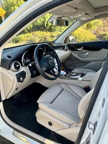 Photo of 2018 White Mercedes-Benz GLC 300
