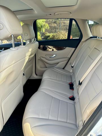 Photo of 2018 White Mercedes-Benz GLC 300