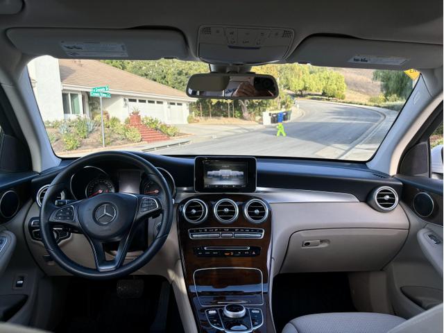 Photo of 2018 White Mercedes-Benz GLC 300