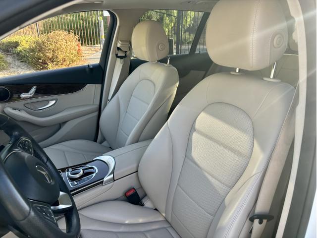 Photo of 2018 White Mercedes-Benz GLC 300