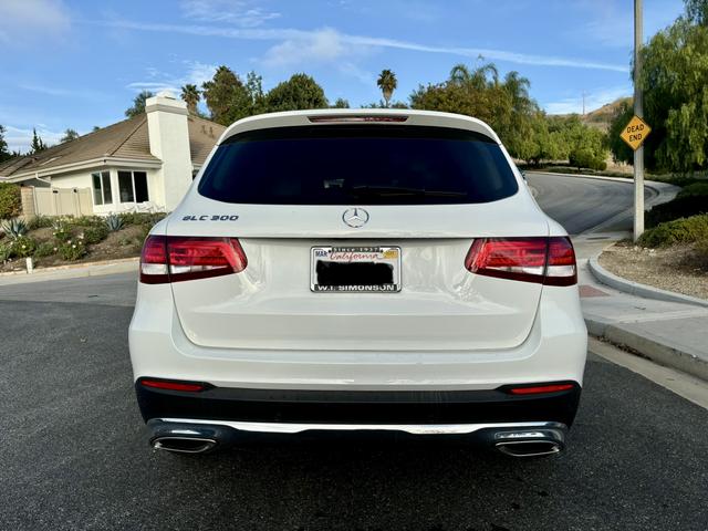 Photo of 2018 White Mercedes-Benz GLC 300