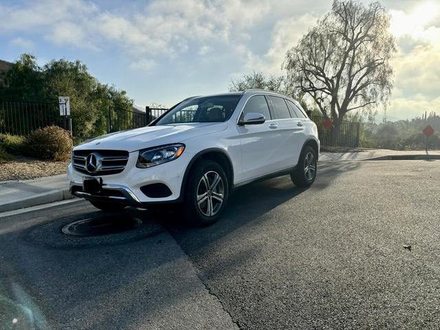 Photo of 2018 White Mercedes-Benz GLC 300
