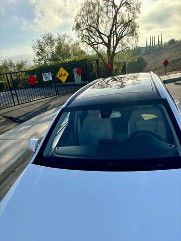 Photo of 2018 White Mercedes-Benz GLC 300