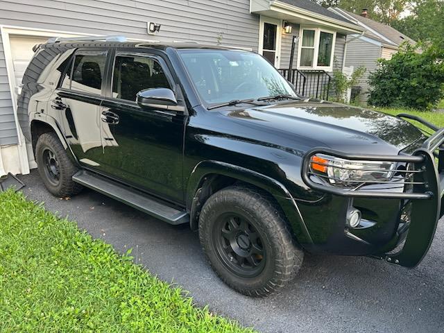 Photo of 2017 Black Toyota 4Runner