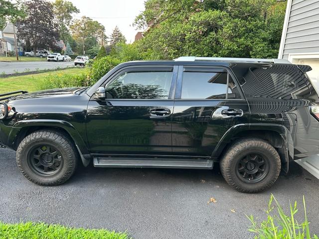 Photo of 2017 Black Toyota 4Runner