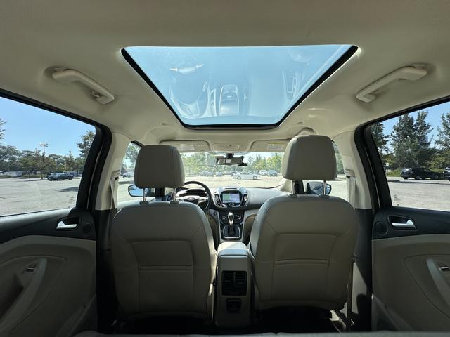 Photo of 2016 White Ford C-Max Hybrid