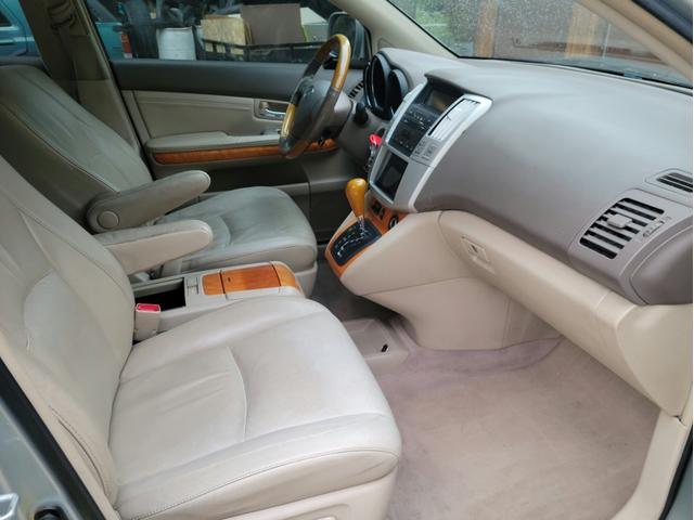 Photo of 2006 Silver Lexus RX 330