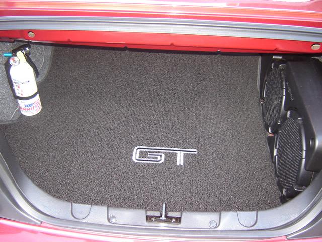 Photo of 2005 Red Ford Mustang