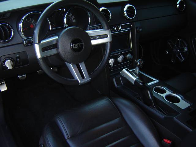 Photo of 2005 Red Ford Mustang