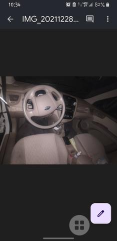 Photo of 2008 White Kia Sportage