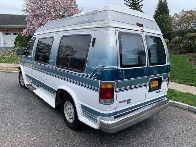 Photo of 1993 White Ford E150