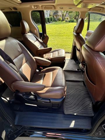 Photo of 2015 Black Toyota Sienna