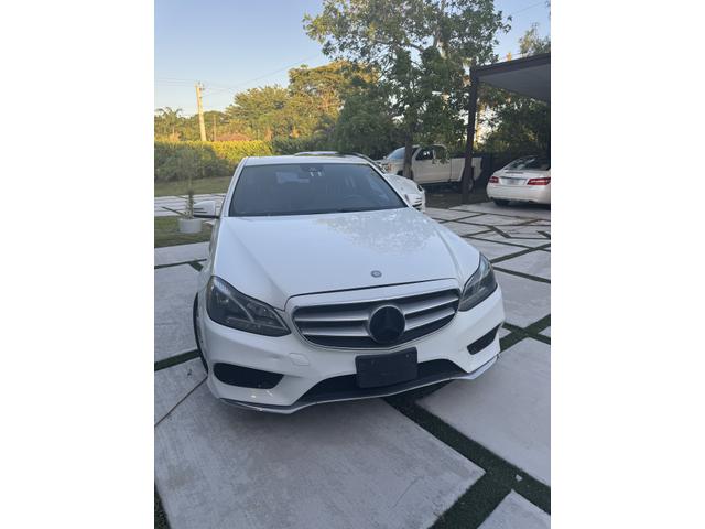 Photo of 2015 White Mercedes-Benz E-Class