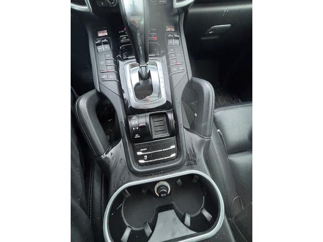 Photo of 2014 Black Porsche Cayenne