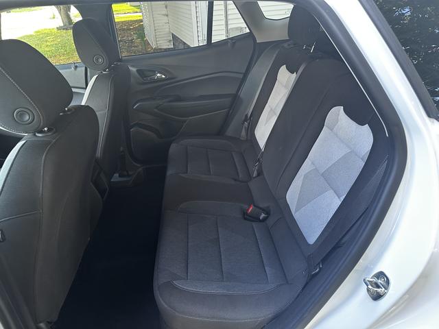 Photo of 2024 White Chevrolet Trax