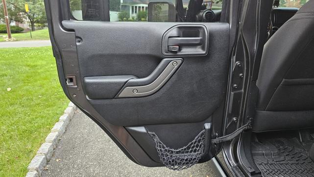 Photo of 2014 Gray Jeep Wrangler Unlimited