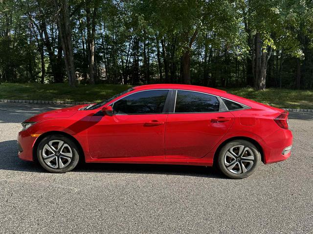 Photo of 2016 Red Honda Civic