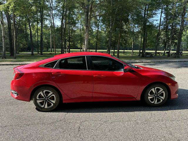 Photo of 2016 Red Honda Civic