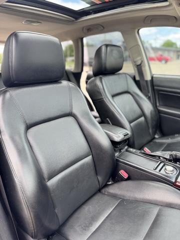 Photo of 2009 Gray Subaru Outback